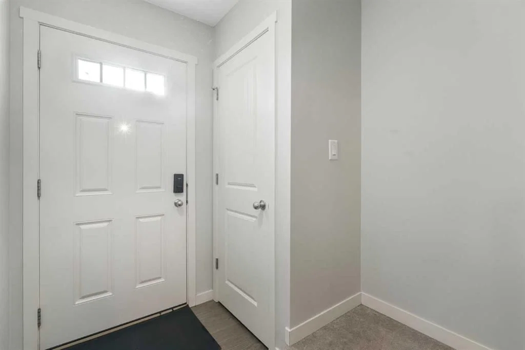 325 Copperpond Landing SE, Calgary — photo 4 of 34