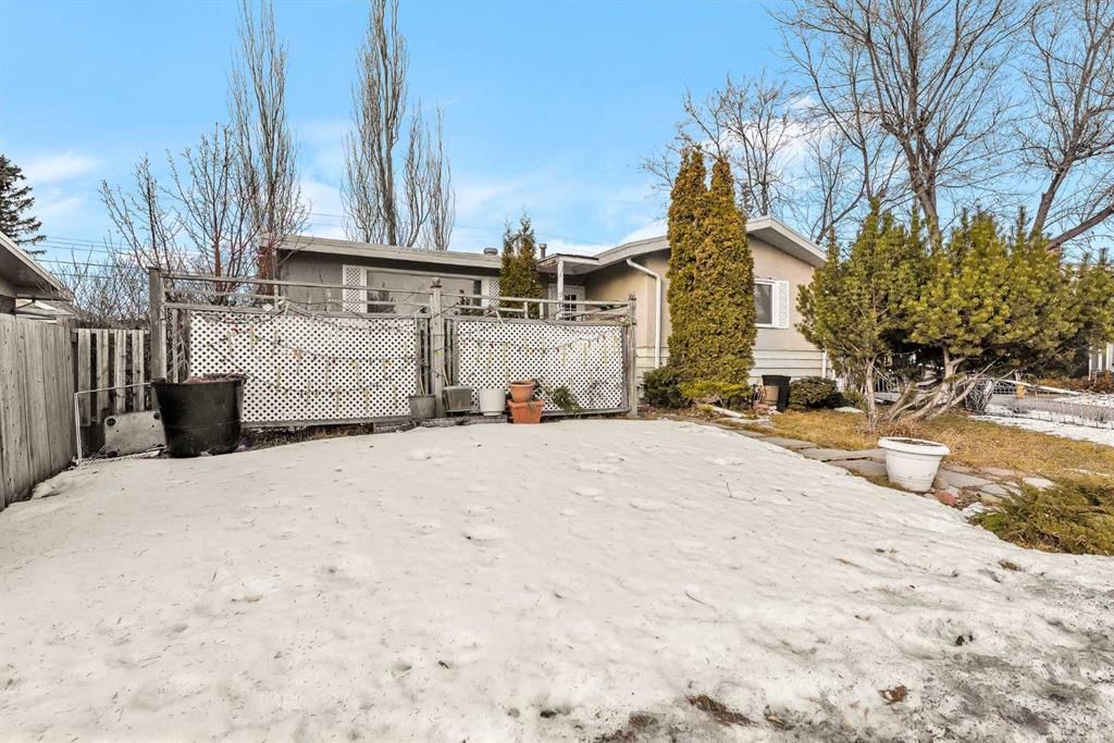10535 Elbow Drive SW, Calgary — photo 3 of 24