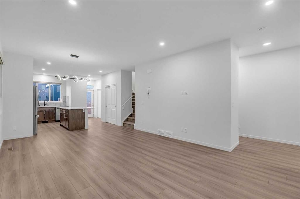 117 Cornerbrook Road NE, Calgary — photo 3 of 44