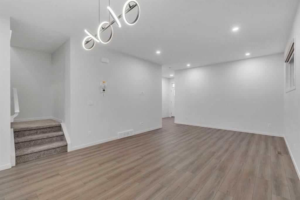 117 Cornerbrook Road NE, Calgary — photo 5 of 44