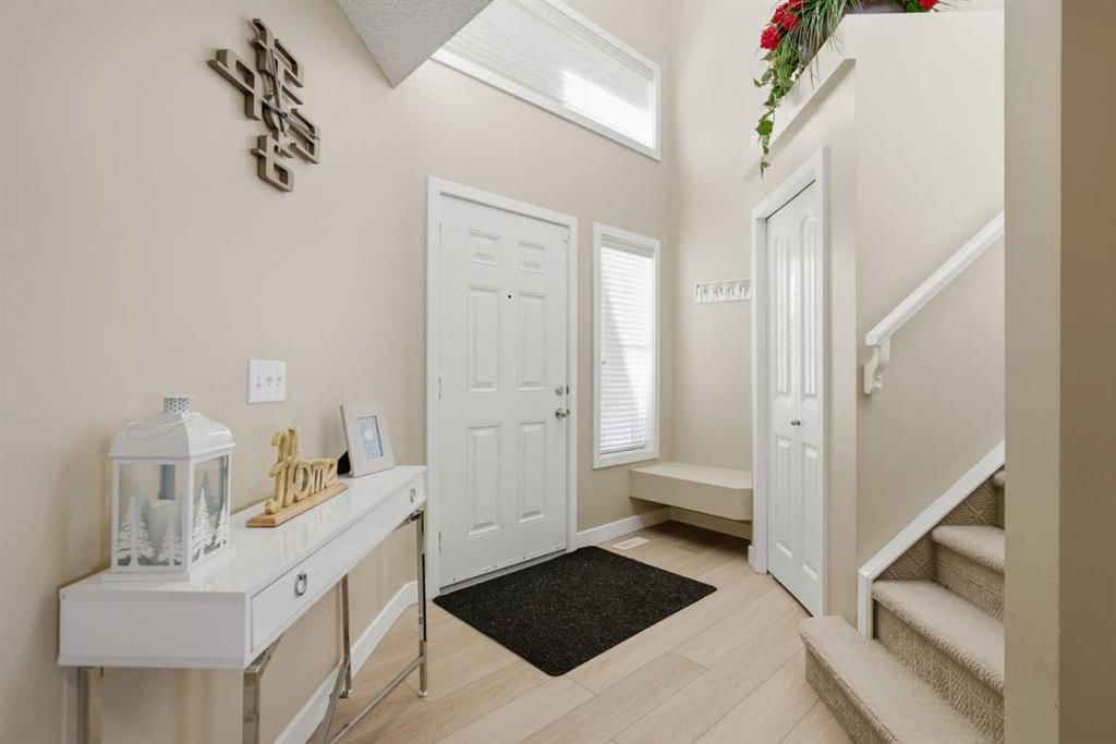 227 Panamount Circle NW, Calgary — photo 4 of 46