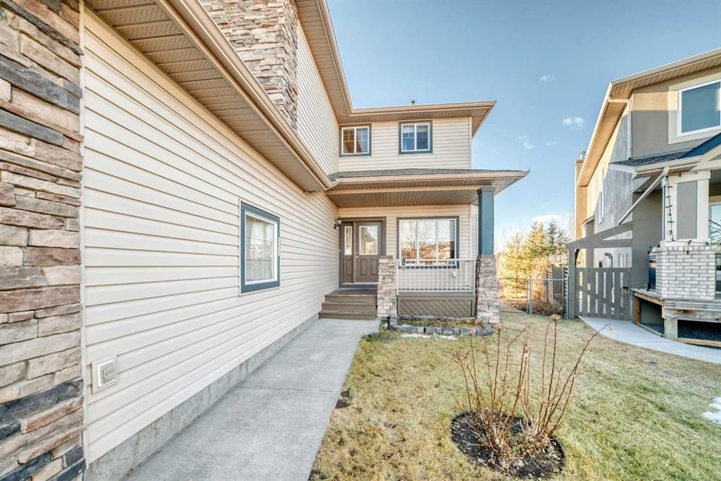 114 Royal Birkdale Crescent NW, Calgary — photo 3 of 49