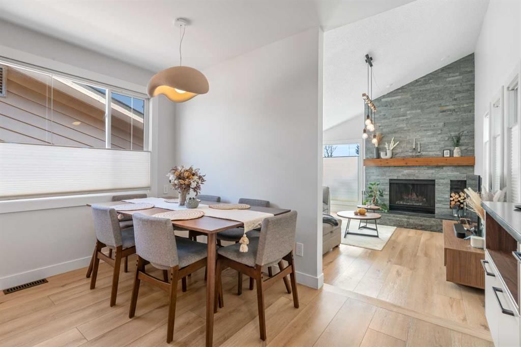 7132 36 Avenue NW, Calgary — photo 4 of 42
