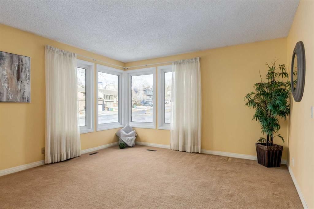 3 Hawkcliff Way NW, Calgary — photo 3 of 46