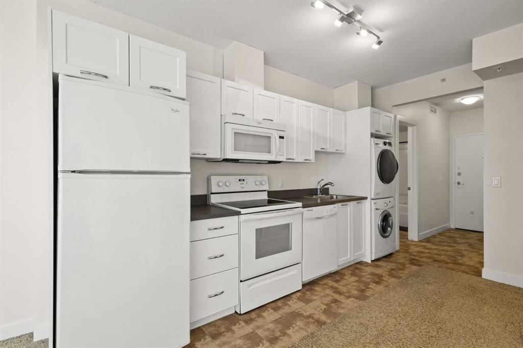 1203, 3830 Brentwood Road NW, Calgary — photo 5 of 29