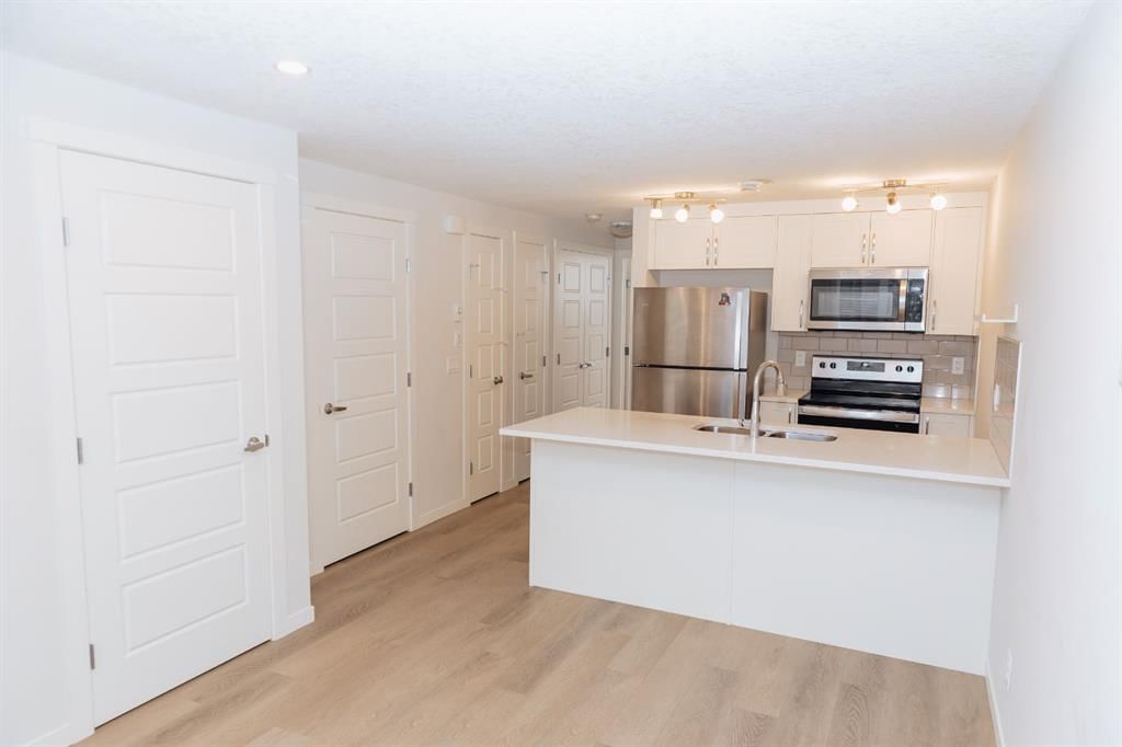 405, 474 Seton Circle SE, Calgary — photo 3 of 10
