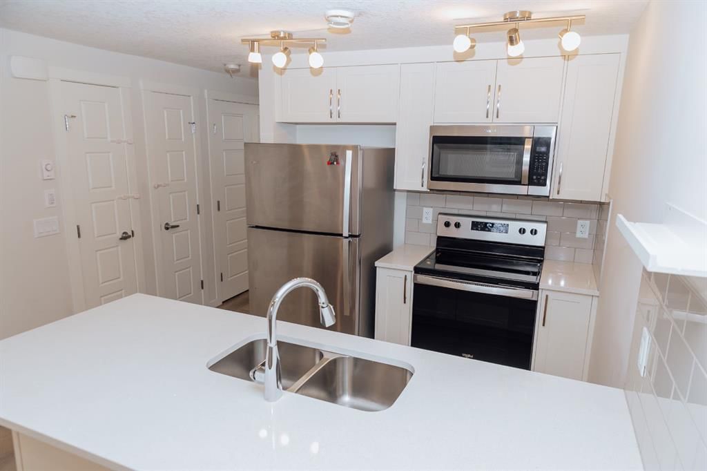 405, 474 Seton Circle SE, Calgary — photo 4 of 10