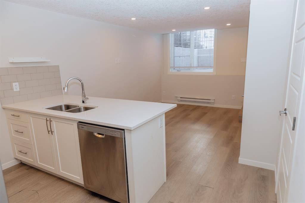 405, 474 Seton Circle SE, Calgary — photo 5 of 10