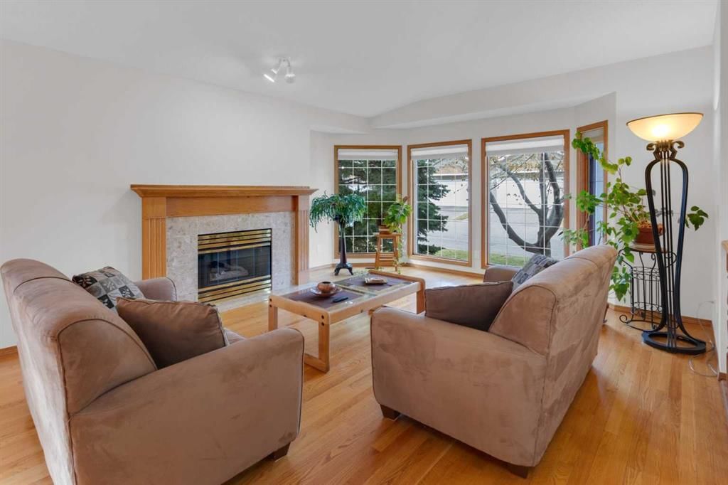 50 Christie Gardens SW, Calgary — photo 3 of 43