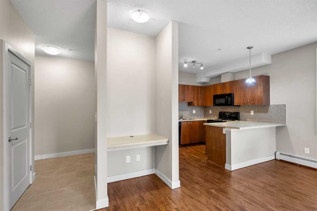111, 162 Country Village Circle NE, Calgary — photo 2 of 40