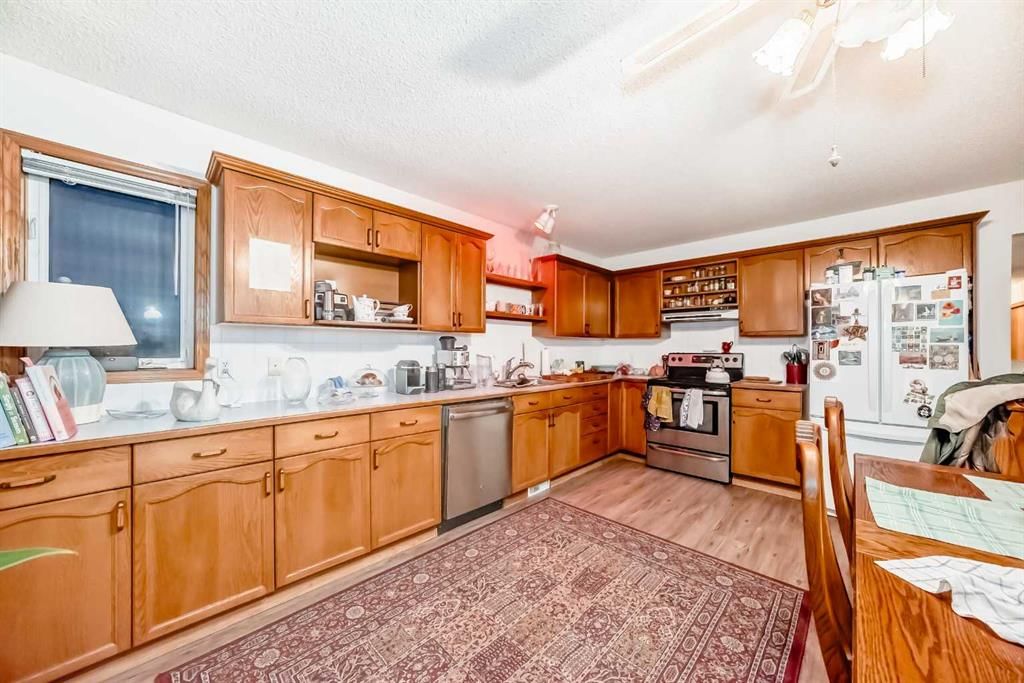 173 citadel hills Circle NW, Calgary — photo 4 of 37