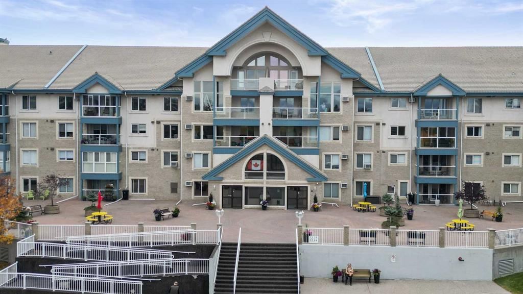 404, 7239 Sierra Morena Boulevard SW, Calgary — main listing photo