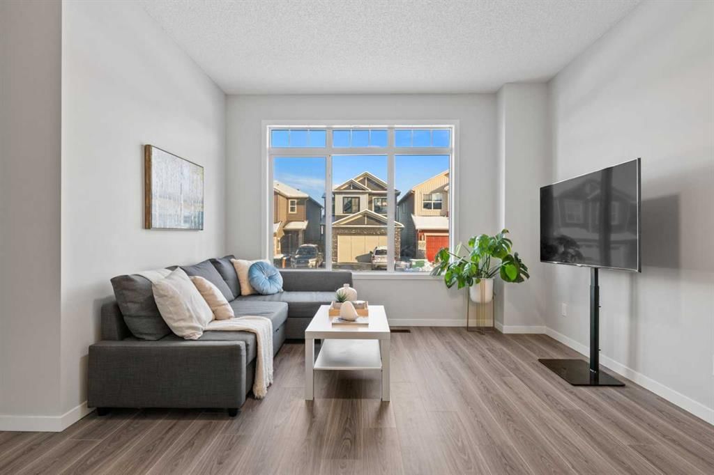 218 Edith Road NW, Calgary — photo 5 of 49