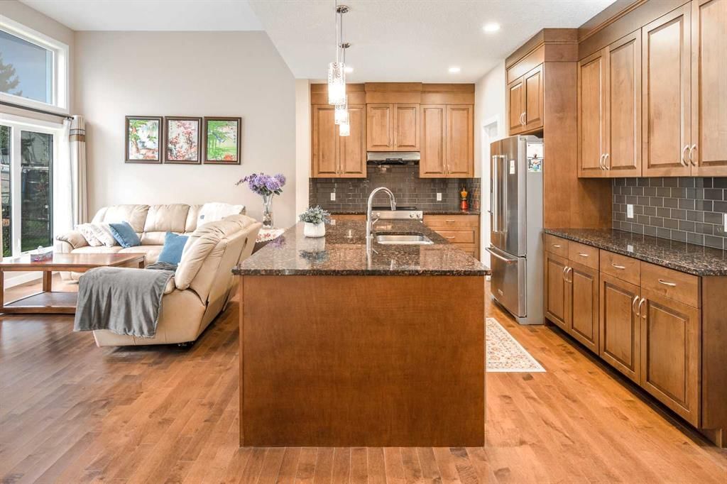 767 Shawnee Drive SW, Calgary — photo 3 of 46