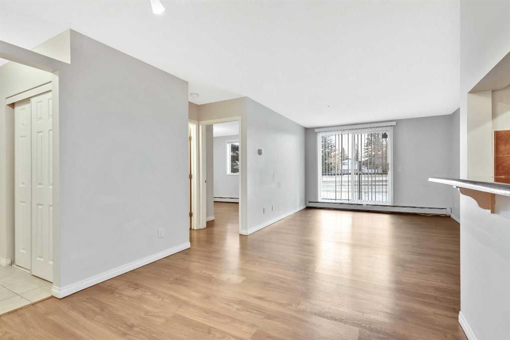 118, 2022 Canyon Meadows Drive SE, Calgary — photo 3 of 25