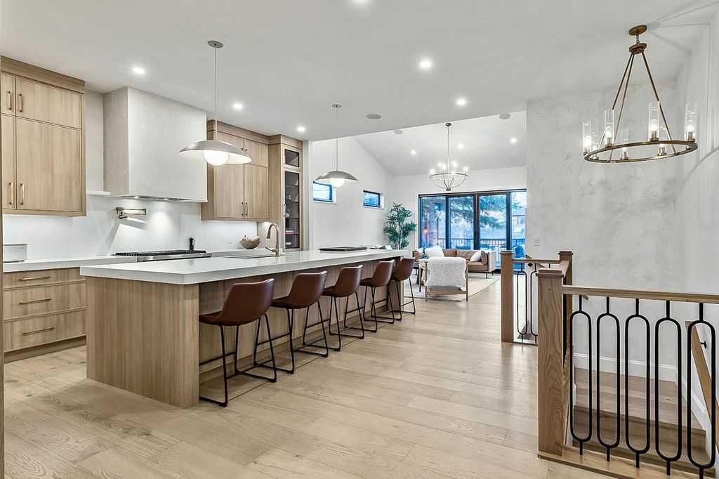56 Lissington Drive SW, Calgary — photo 3 of 50