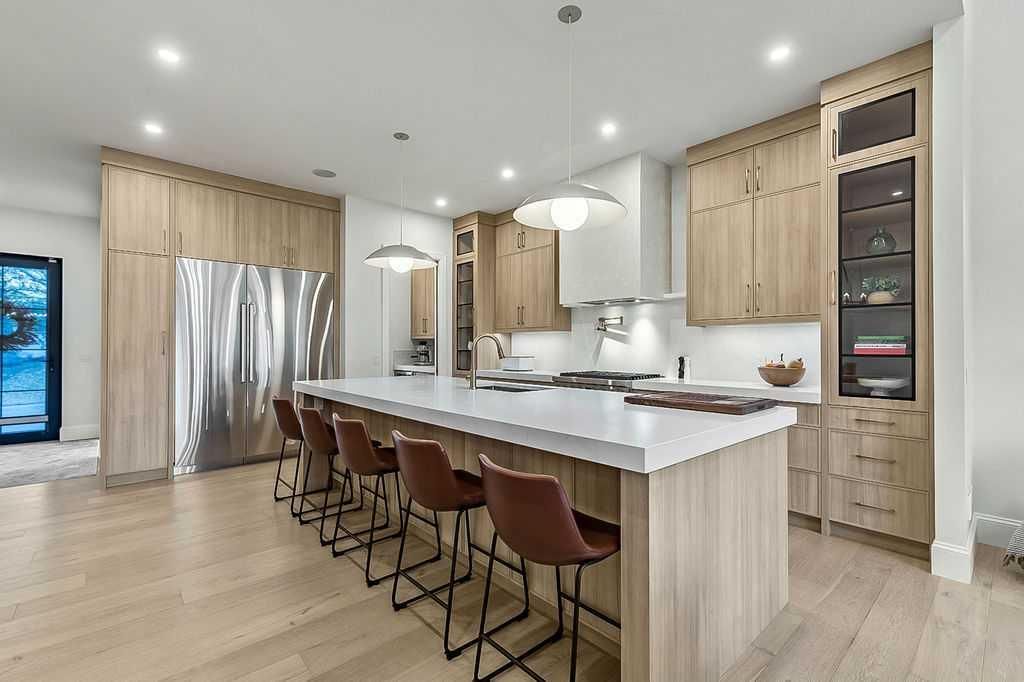 56 Lissington Drive SW, Calgary — photo 5 of 50