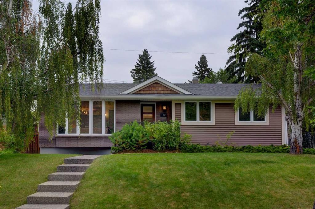 82 Gladys Ridge Road SW, Calgary — main listing photo