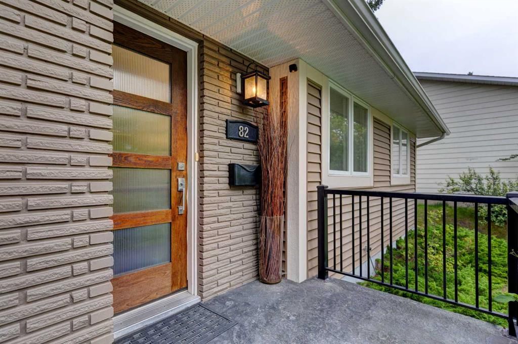 82 Gladys Ridge Road SW, Calgary — photo 2 of 34