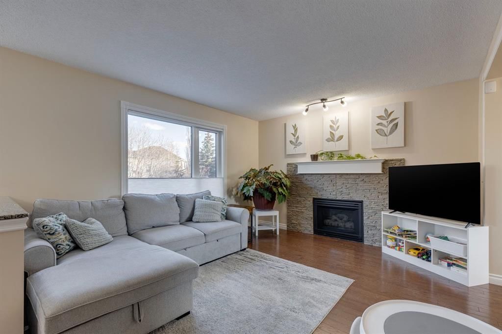 22 Hidden Spring Court NW, Calgary — main listing photo