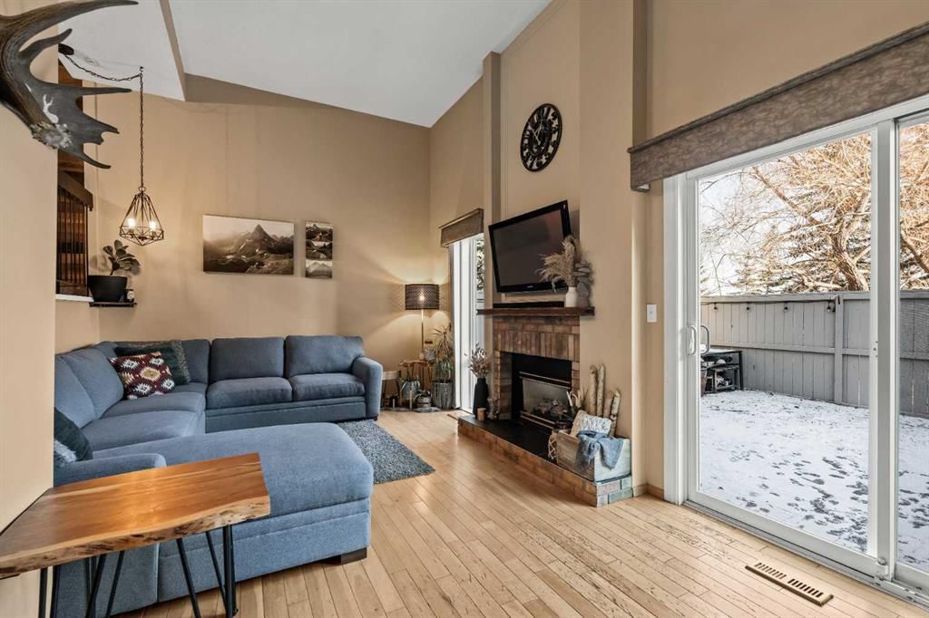 48, 27 Silver Springs Drive NW, Calgary — photo 5 of 40