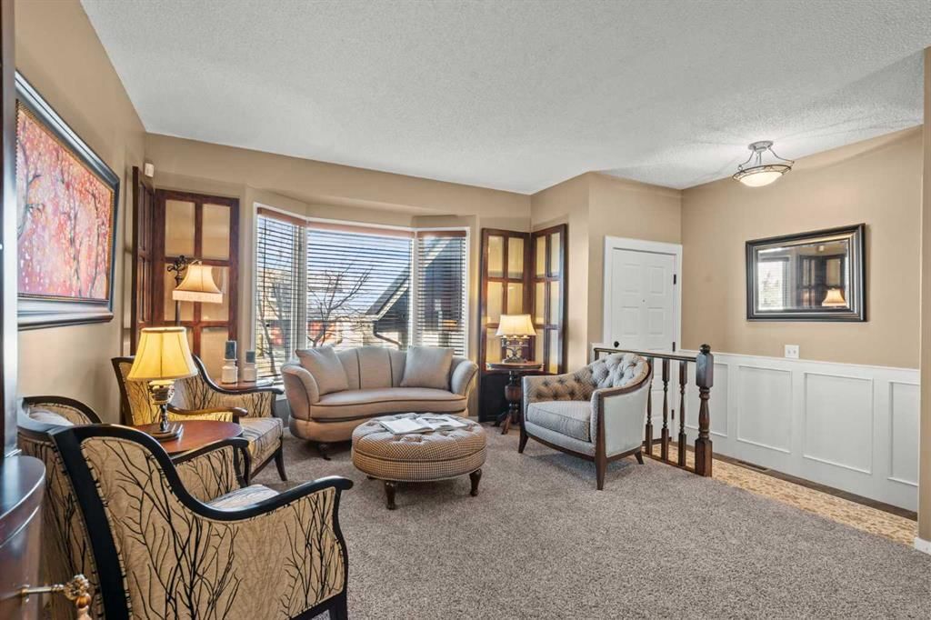 15 Beacham Rise NW, Calgary — photo 4 of 41