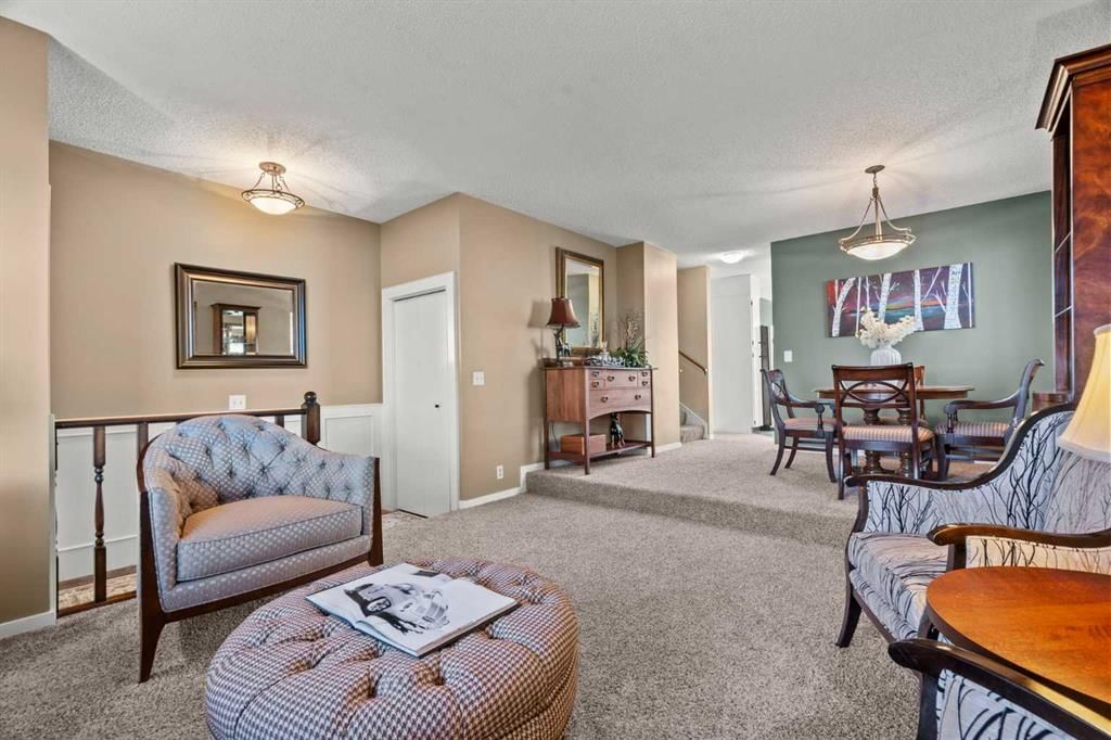 15 Beacham Rise NW, Calgary — photo 5 of 41