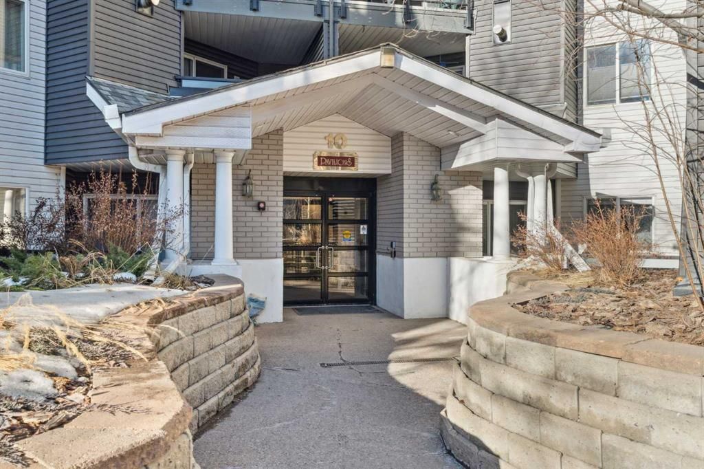 318, 10 Sierra Morena Mews SW, Calgary — photo 2 of 31