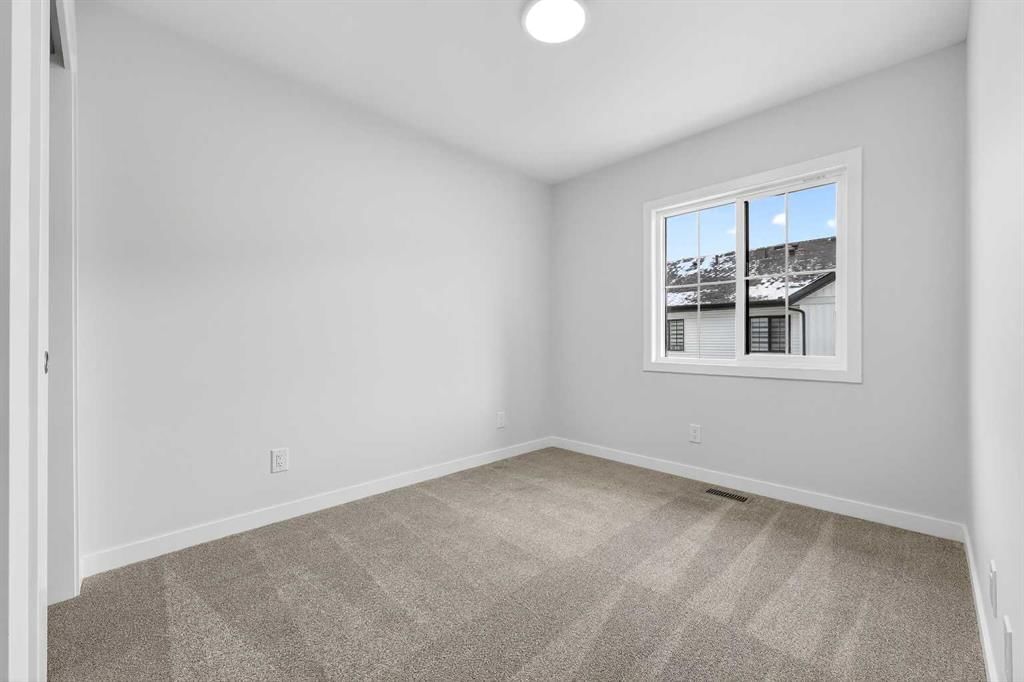 412, 1750 Rangeview Drive SE, Calgary — photo 5 of 36
