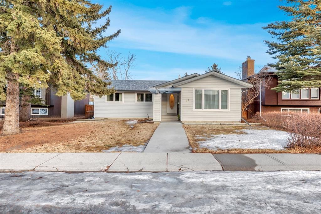 16 Thornwood Close NW, Calgary — main listing photo