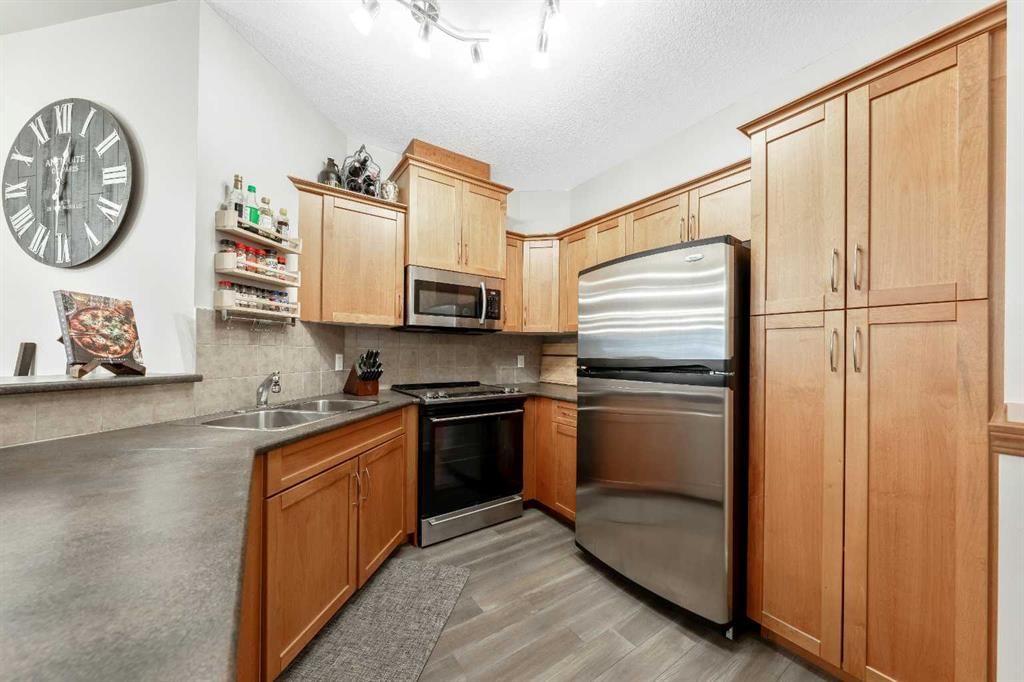 206, 10 Discovery Ridge Close SW, Calgary — photo 5 of 28