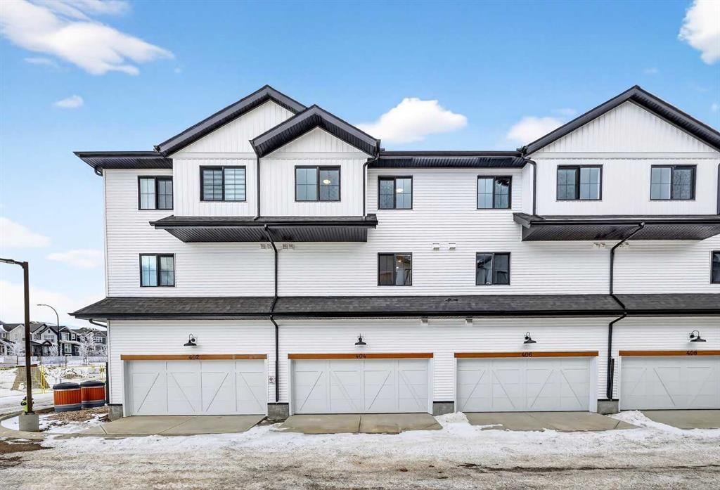 404, 1750 Rangeview Drive SE, Calgary — main listing photo