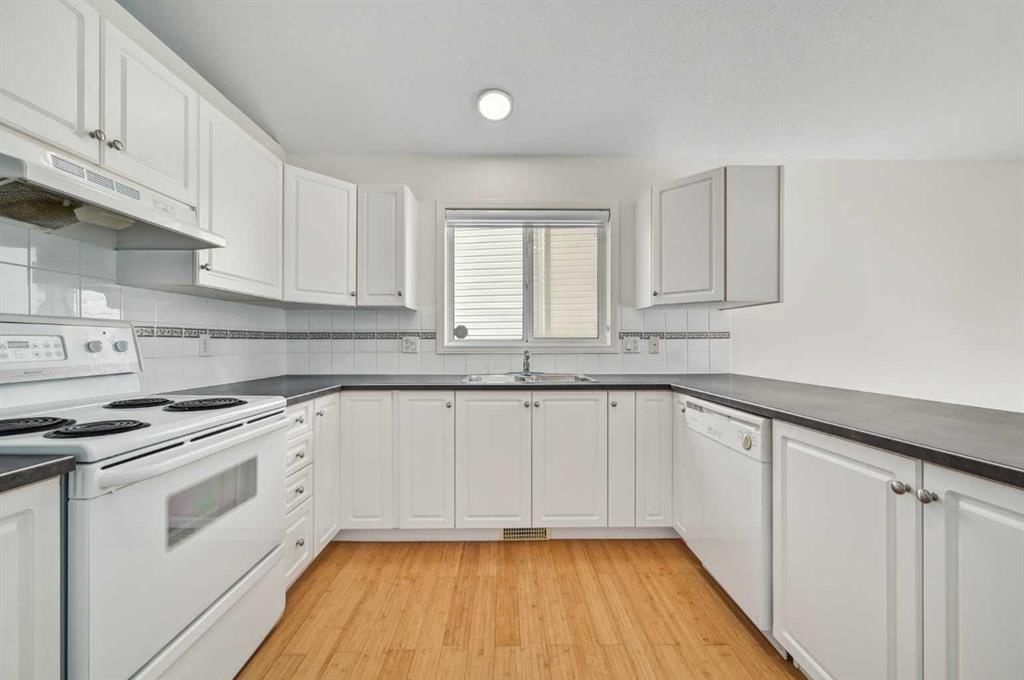 292 Arbour Crest Drive NW, Calgary — photo 4 of 8