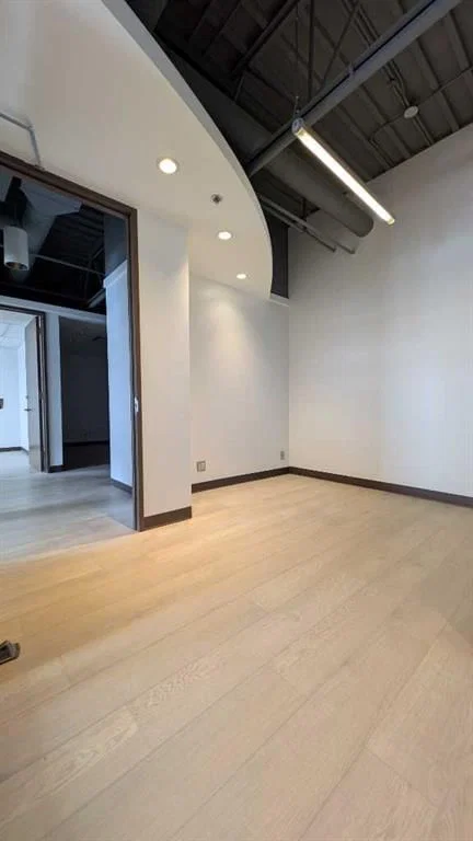 327 41 Avenue NE, Calgary — photo 2 of 24