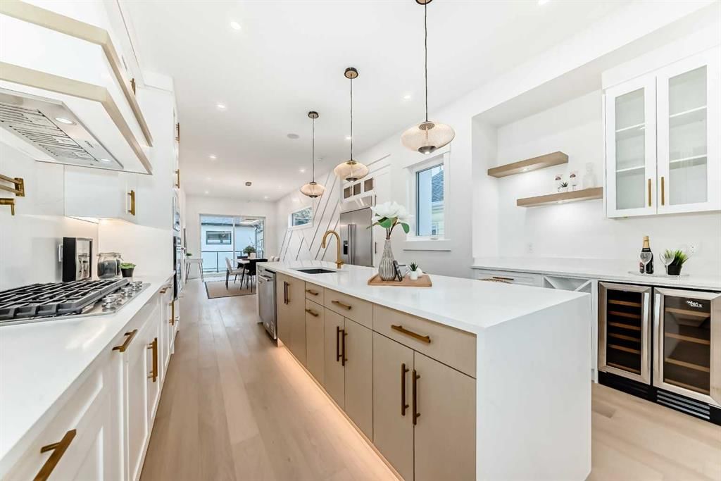 214 27 Avenue NW, Calgary — photo 5 of 46