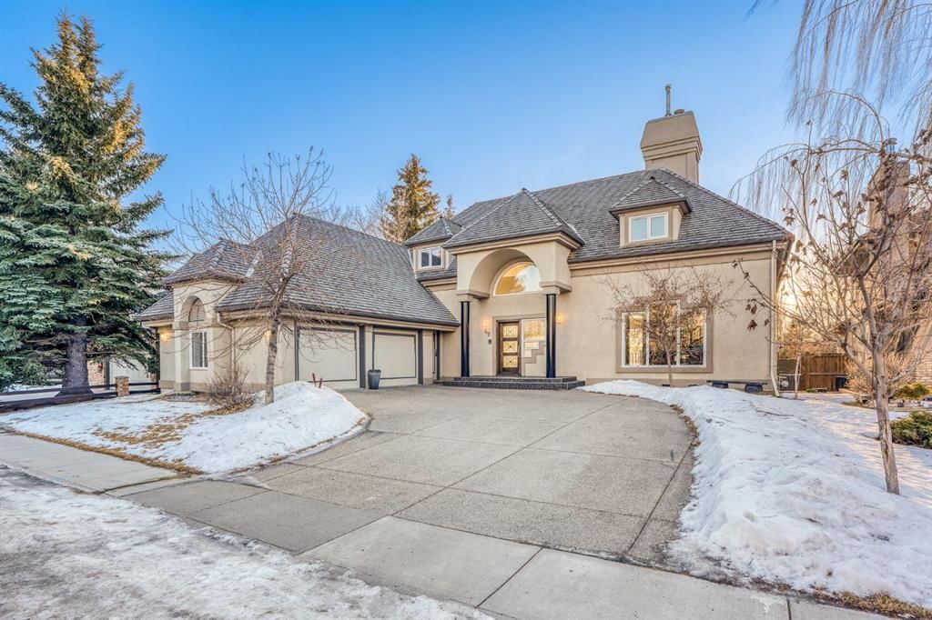 42 Woodhaven Crescent SW, Calgary — photo 2 of 49