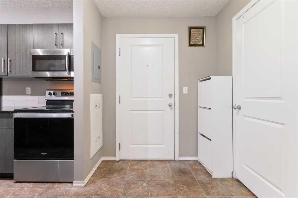 203, 5 Saddlestone Way NE, Calgary — photo 4 of 34