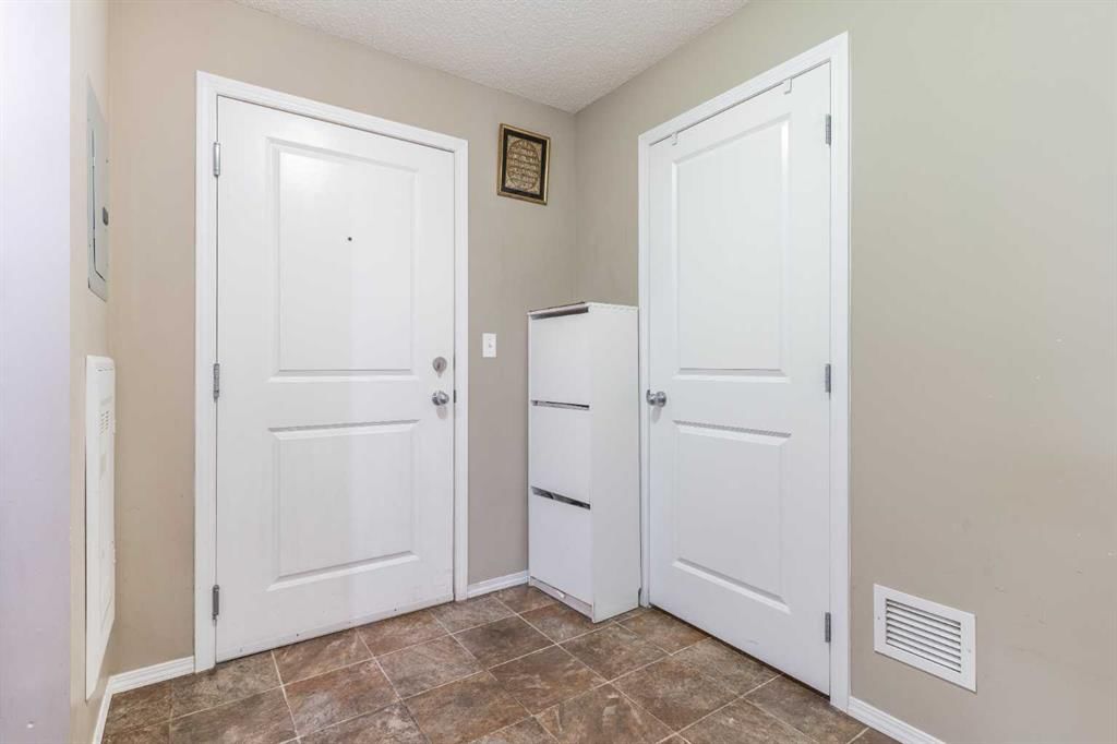203, 5 Saddlestone Way NE, Calgary — photo 5 of 34