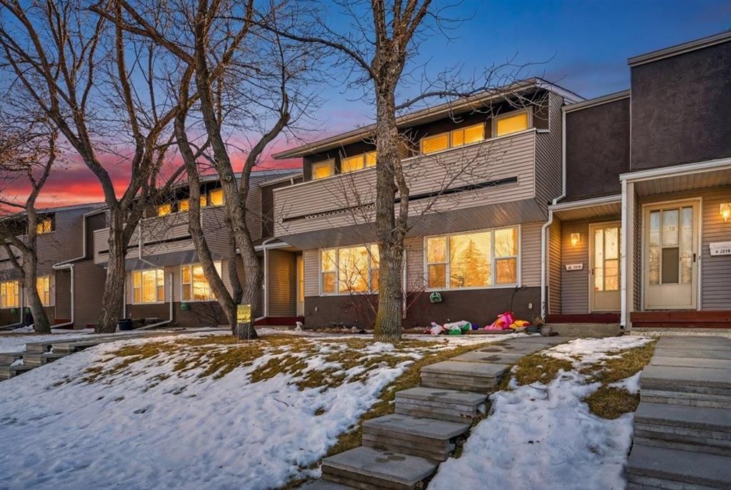 14, 7519 41 Avenue NW, Calgary — photo 2 of 31
