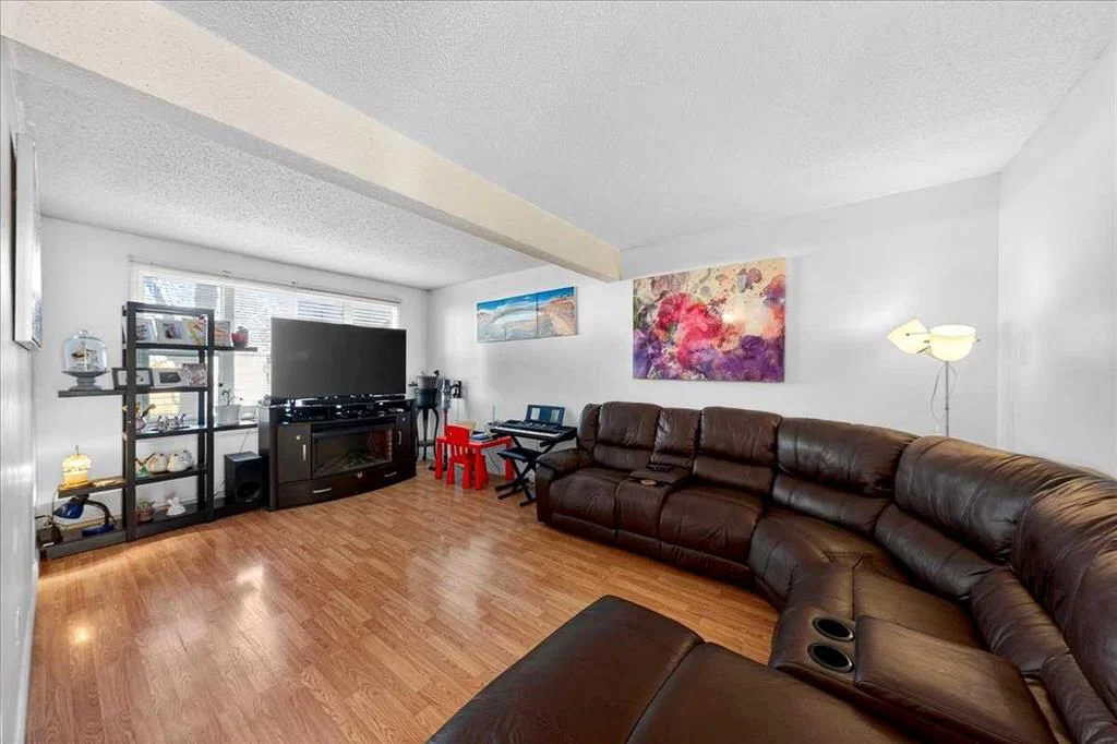 14, 7519 41 Avenue NW, Calgary — photo 5 of 31