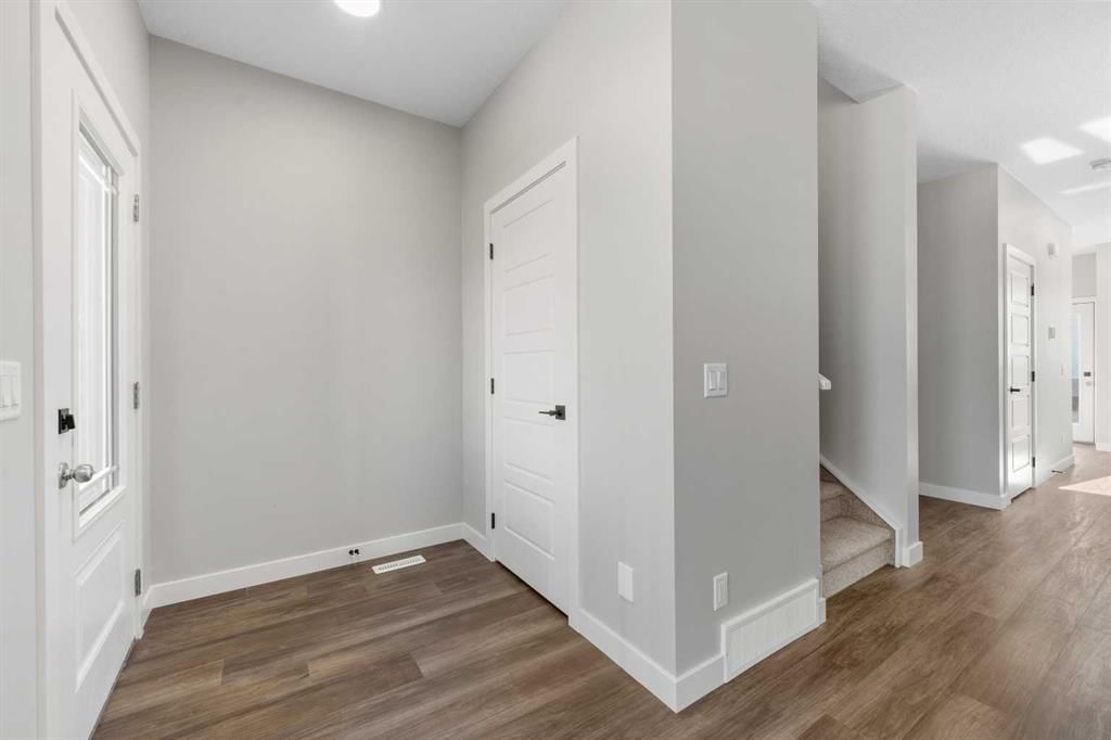 45 Ambleton Boulevard NW, Calgary — photo 4 of 41