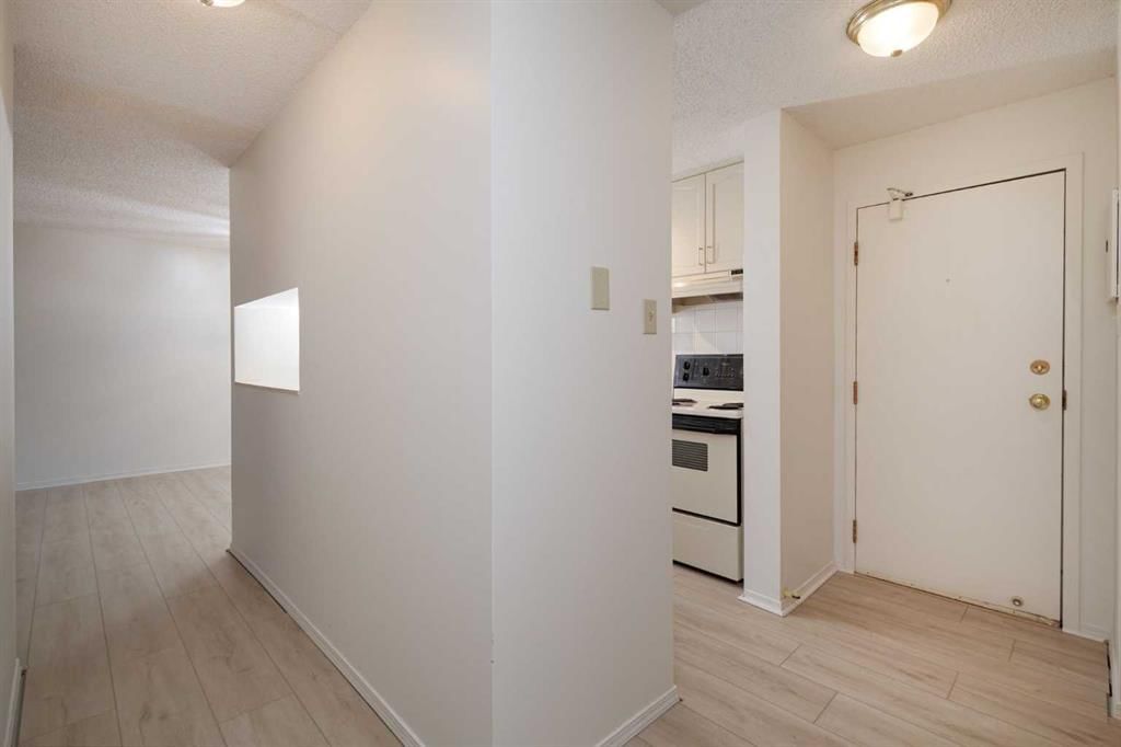 207, 723 57 Avenue SW, Calgary — photo 3 of 29