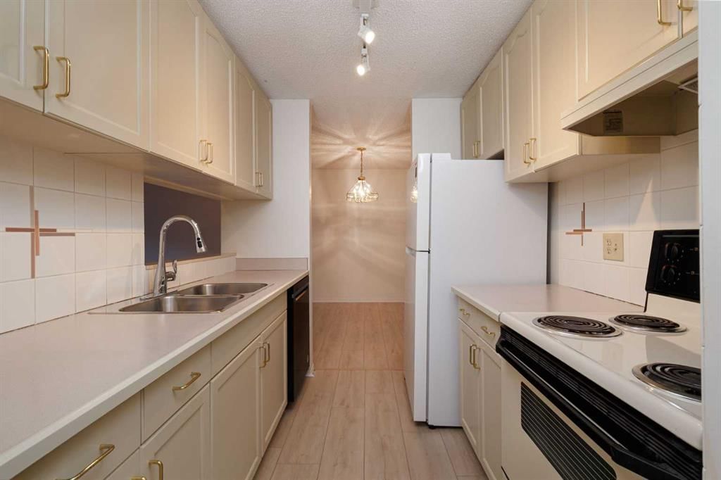 207, 723 57 Avenue SW, Calgary — photo 4 of 29