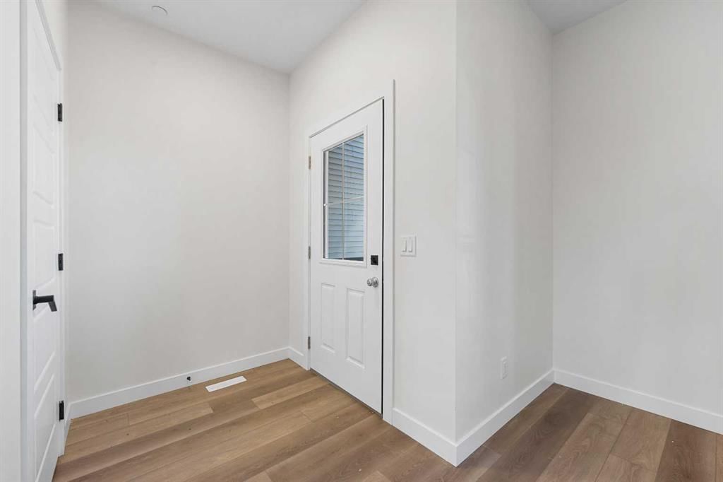 501 Hotchkiss Drive SE, Calgary — photo 3 of 43