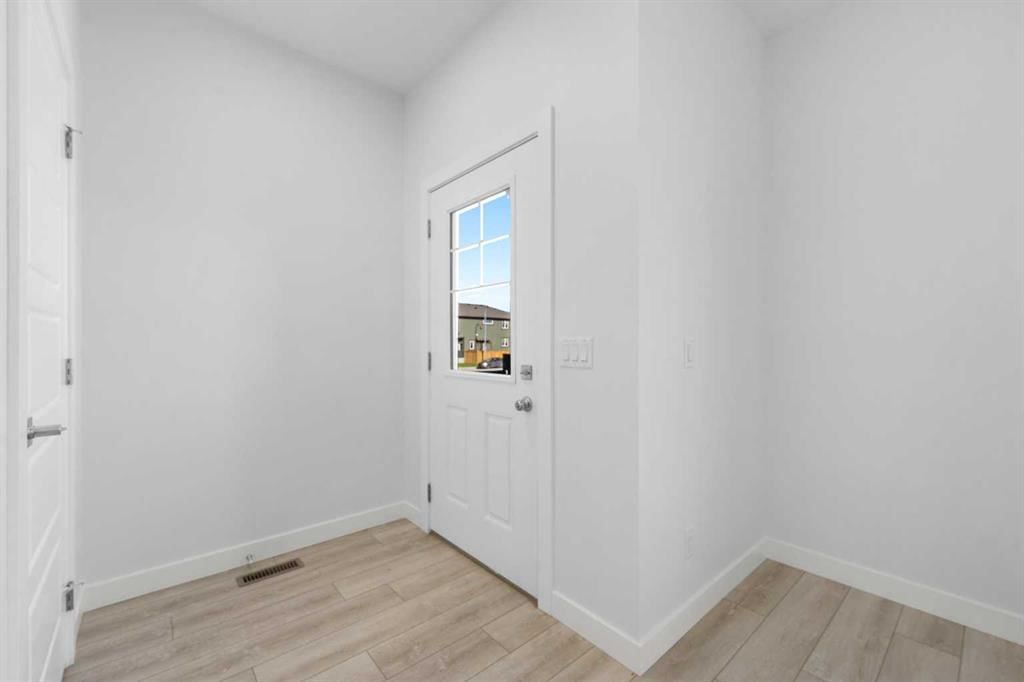 477 Hotchkiss Drive SE, Calgary — photo 2 of 49