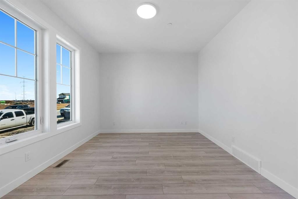477 Hotchkiss Drive SE, Calgary — photo 4 of 49