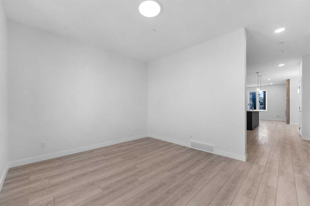 477 Hotchkiss Drive SE, Calgary — photo 5 of 49