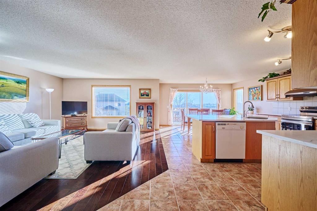 60 Edgeridge Close NW, Calgary — photo 4 of 40