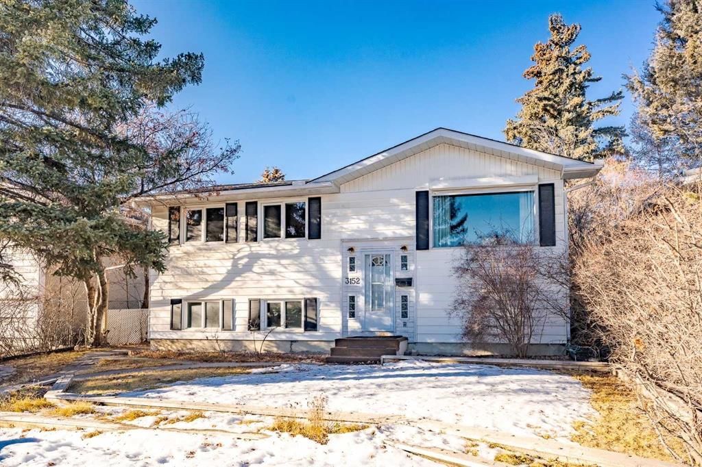 3152 Blakiston Drive NW, Calgary — main listing photo
