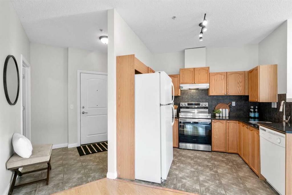 121, 8 Prestwick Pond Terrace SE, Calgary — photo 3 of 47